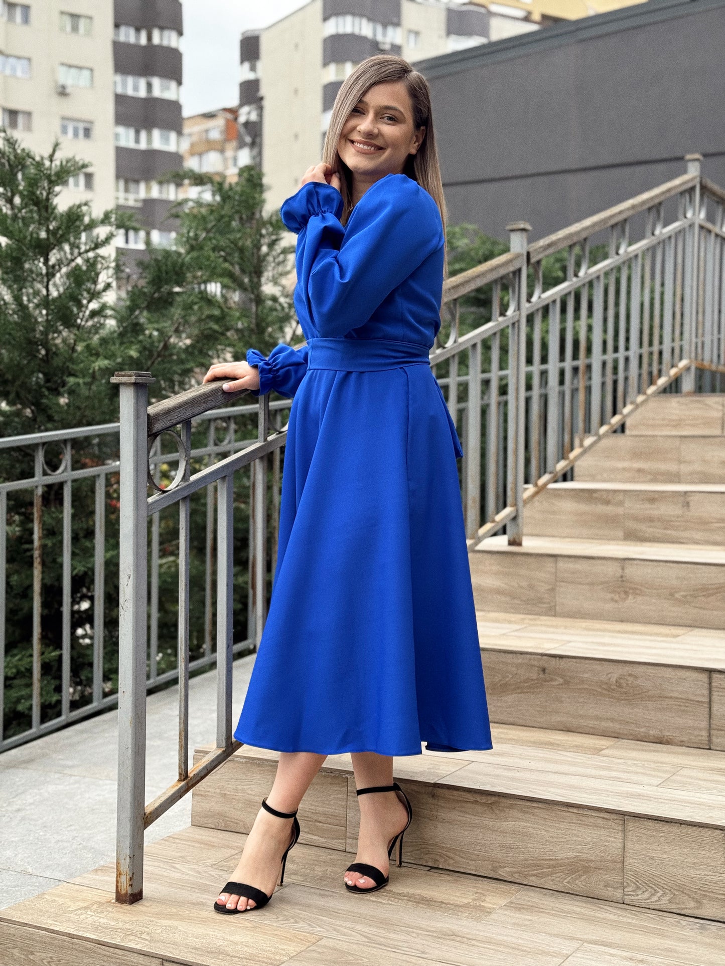 Rochie Elegantă din Stofă Barbie
