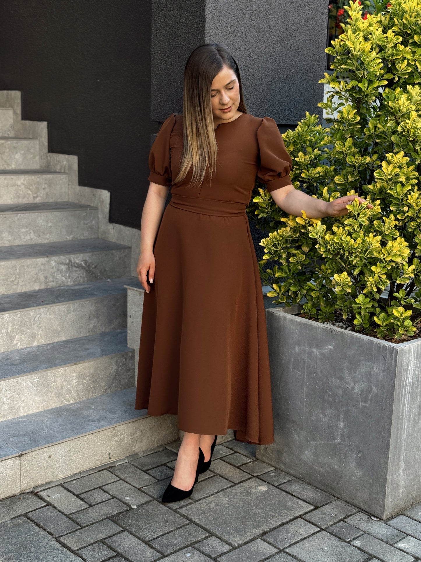 Rochie midi elegantă din stofă Barbi maro