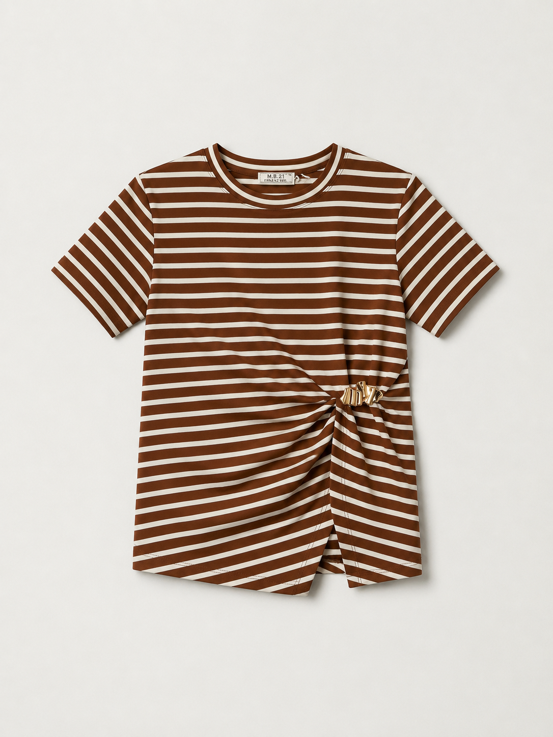 Tricou casual în dungi cu detaliu decorativ în talie