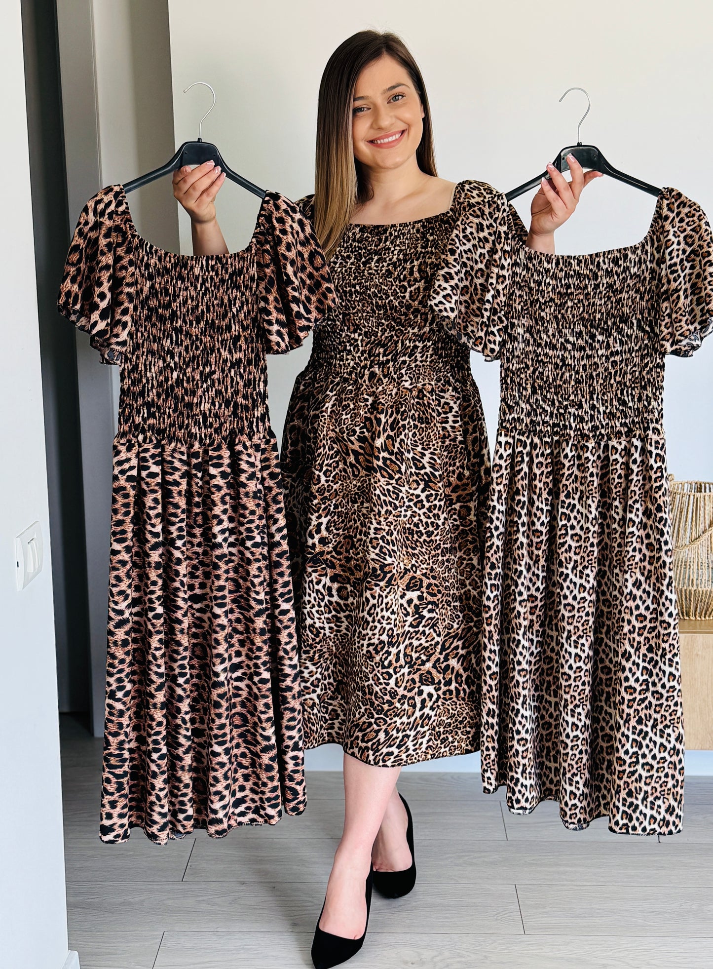 Rochie midi cu imprimeu modern