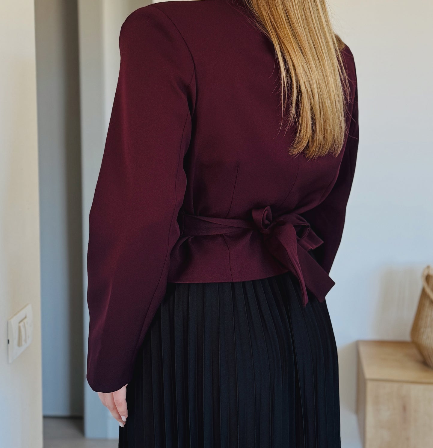 Sacou elegant cambrat cu nasturi decorativi