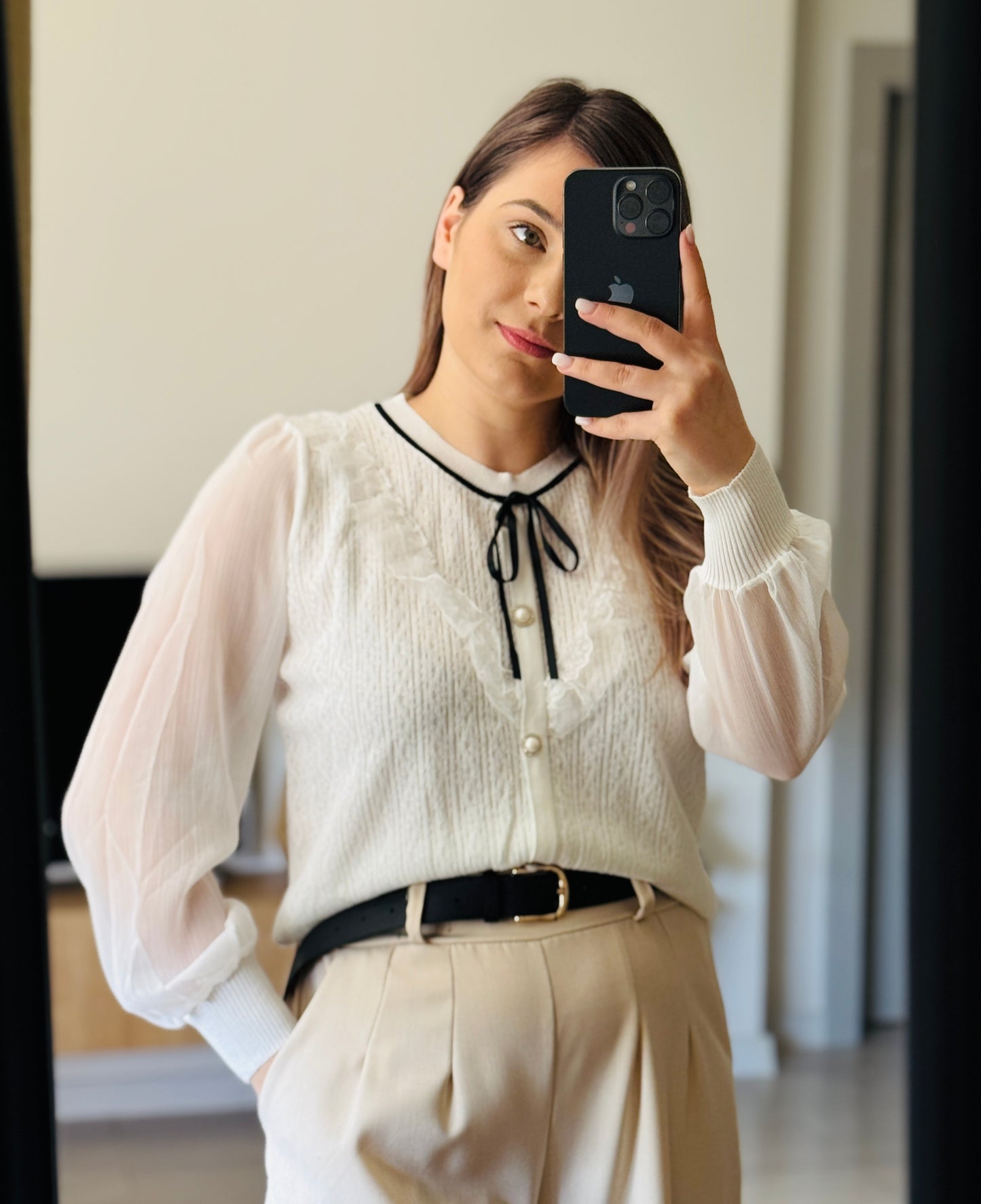 Cardigan elegant cu volane și fundiță decorativă