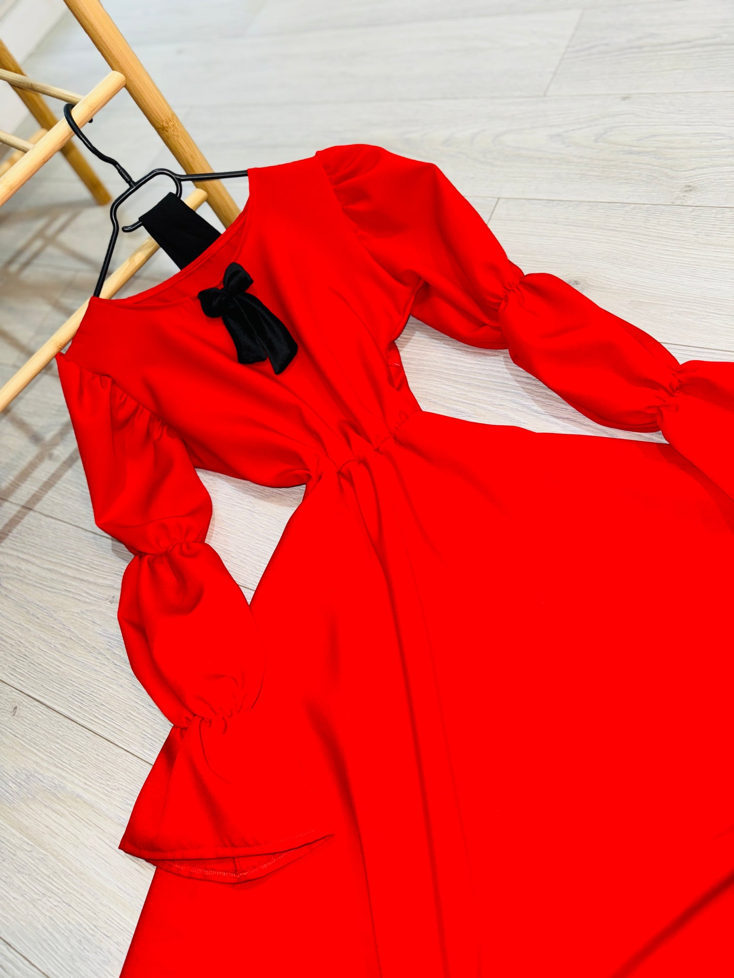 Rochie Midi din Stofă Barbi cu Mâneci Ample și Fundiță din Catifea