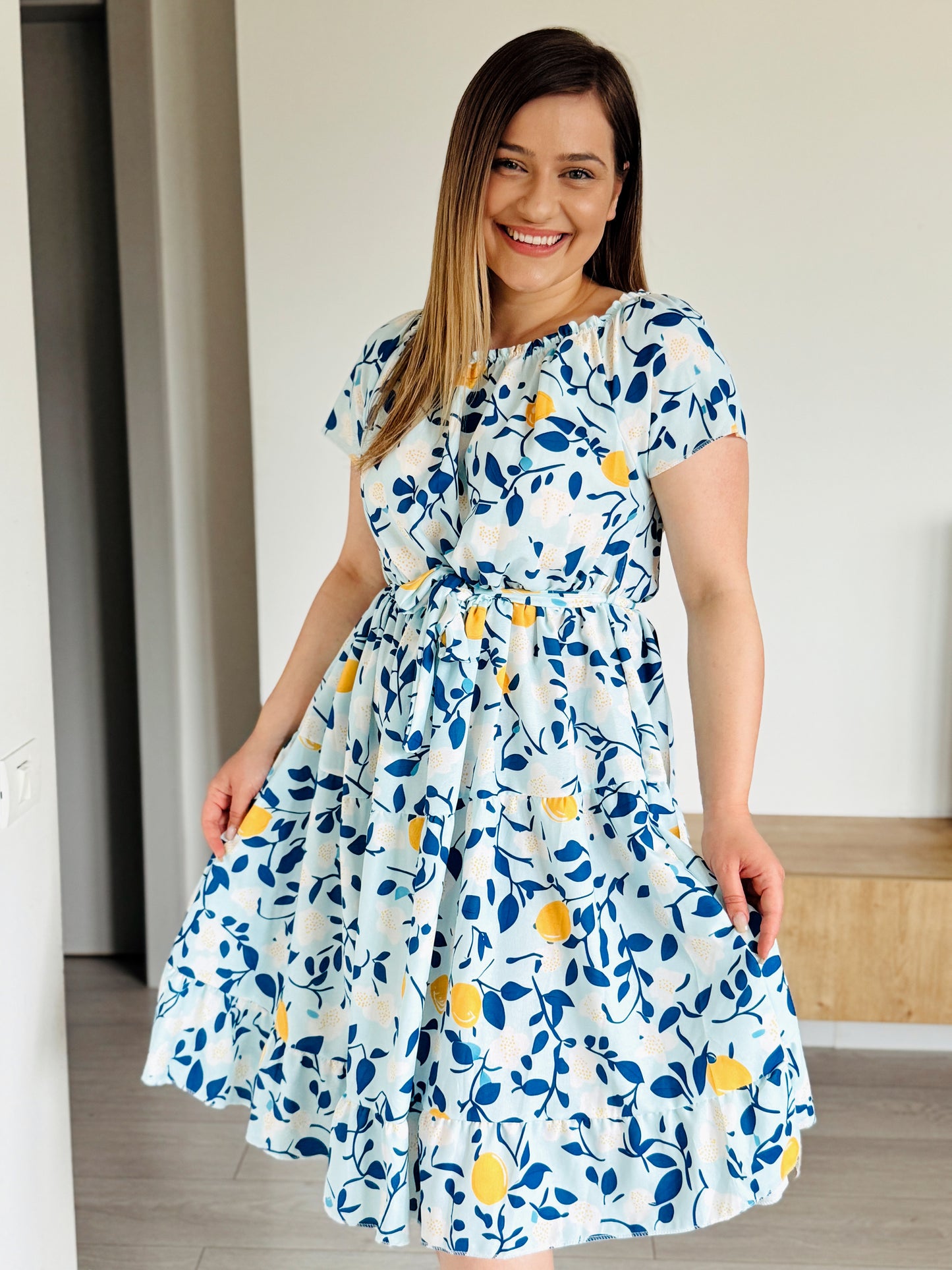 Rochie midi cu imprimeu floral și cordon în talie