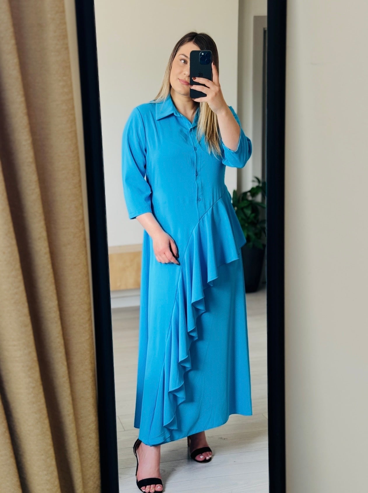 Rochie lungă elegantă cu volane decorative