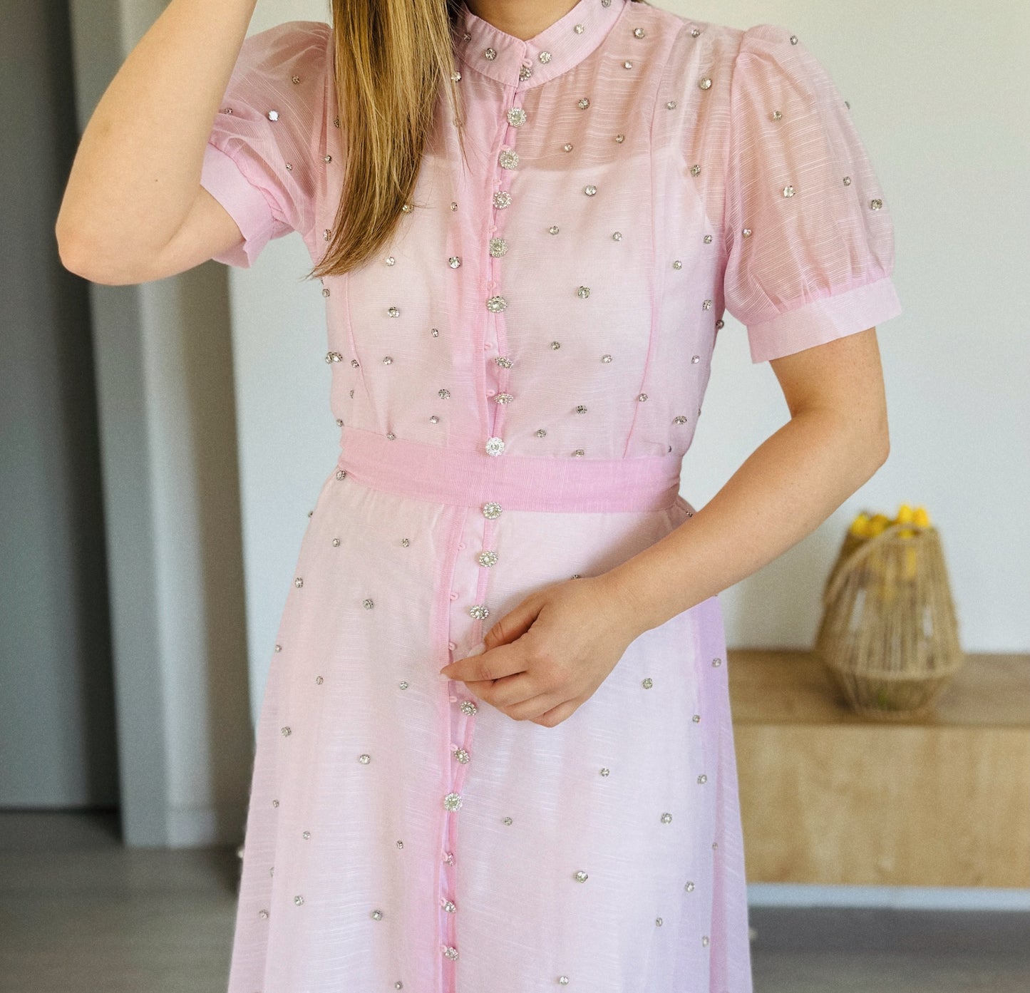 Rochie lungă roz cu aplicații strălucitoare din bumbac