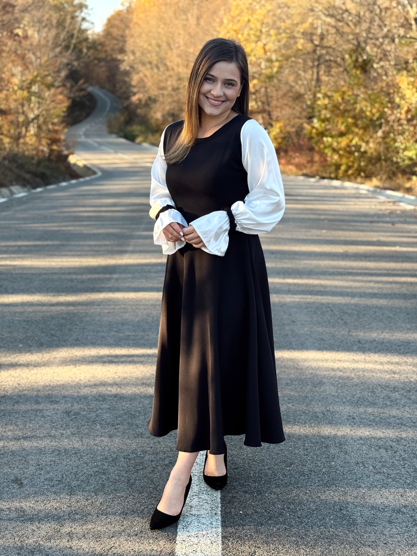 Rochie Midi din Stofă cu Mâneci din Satin