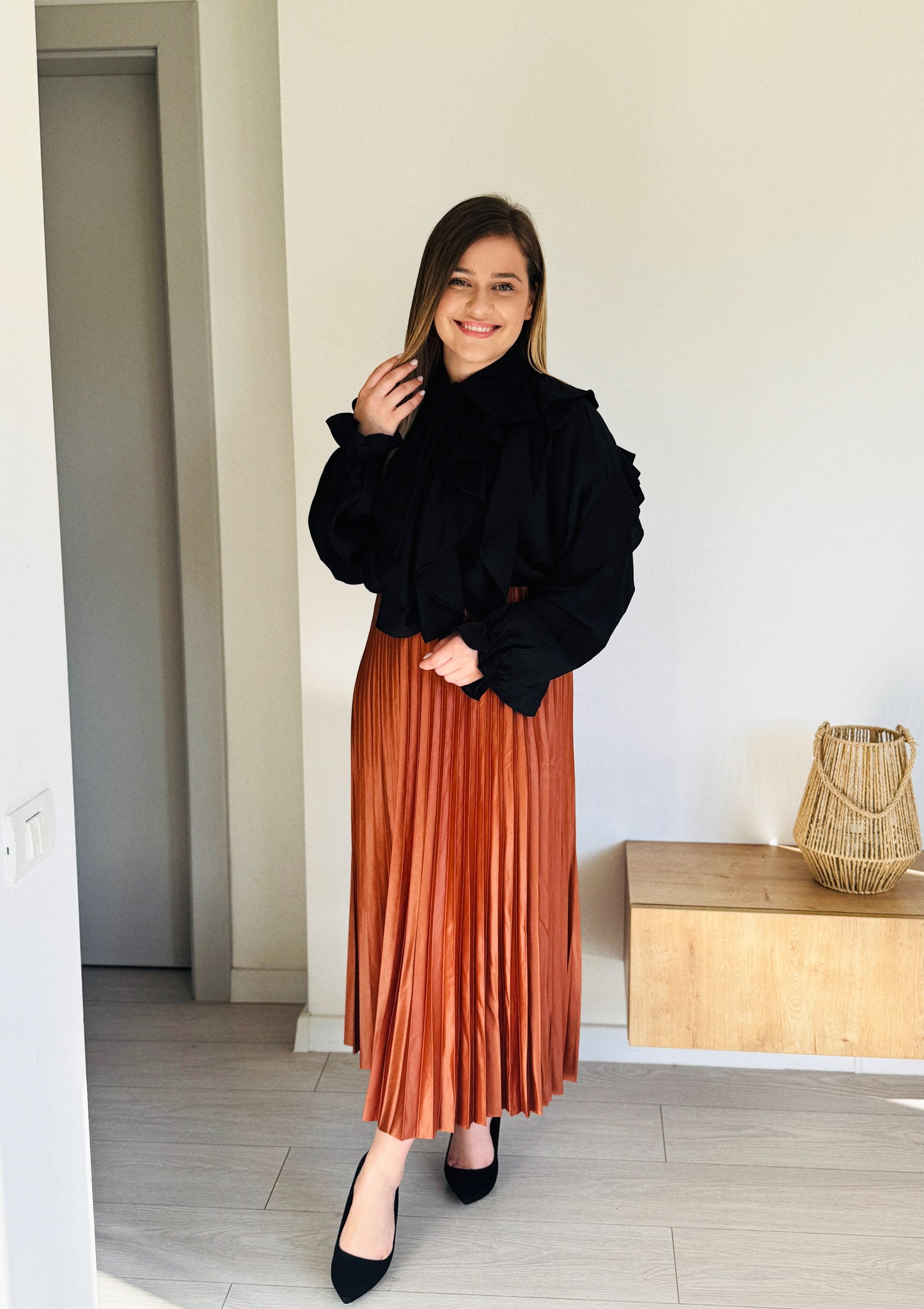 Bluză cu volane ample și mâneci bufante