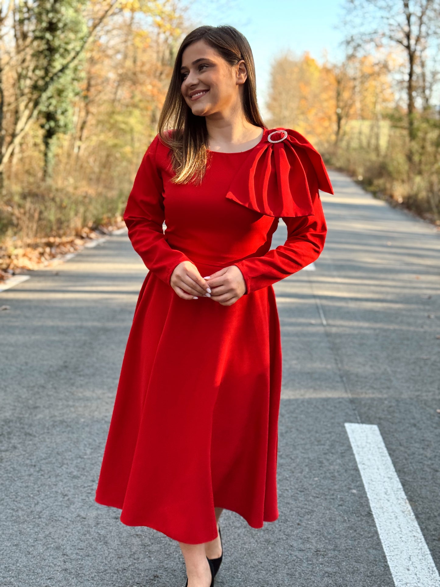 Rochie Midi Elegantă din Stofă Barbi cu Detaliu Tip Fundă