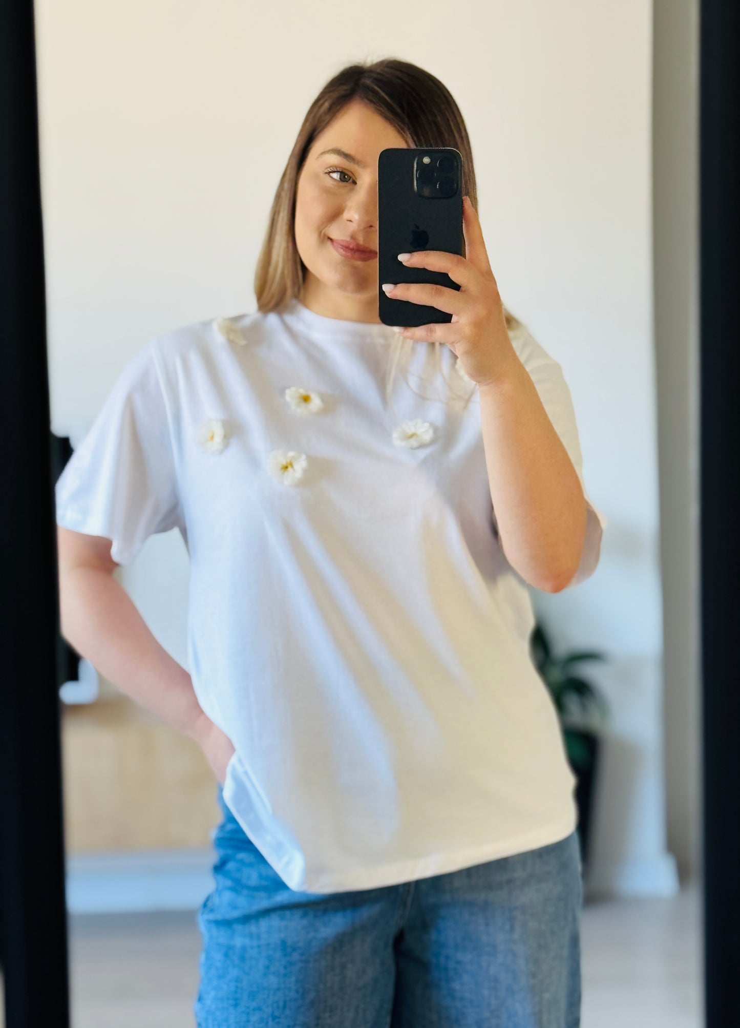 Tricou cu flori aplicate