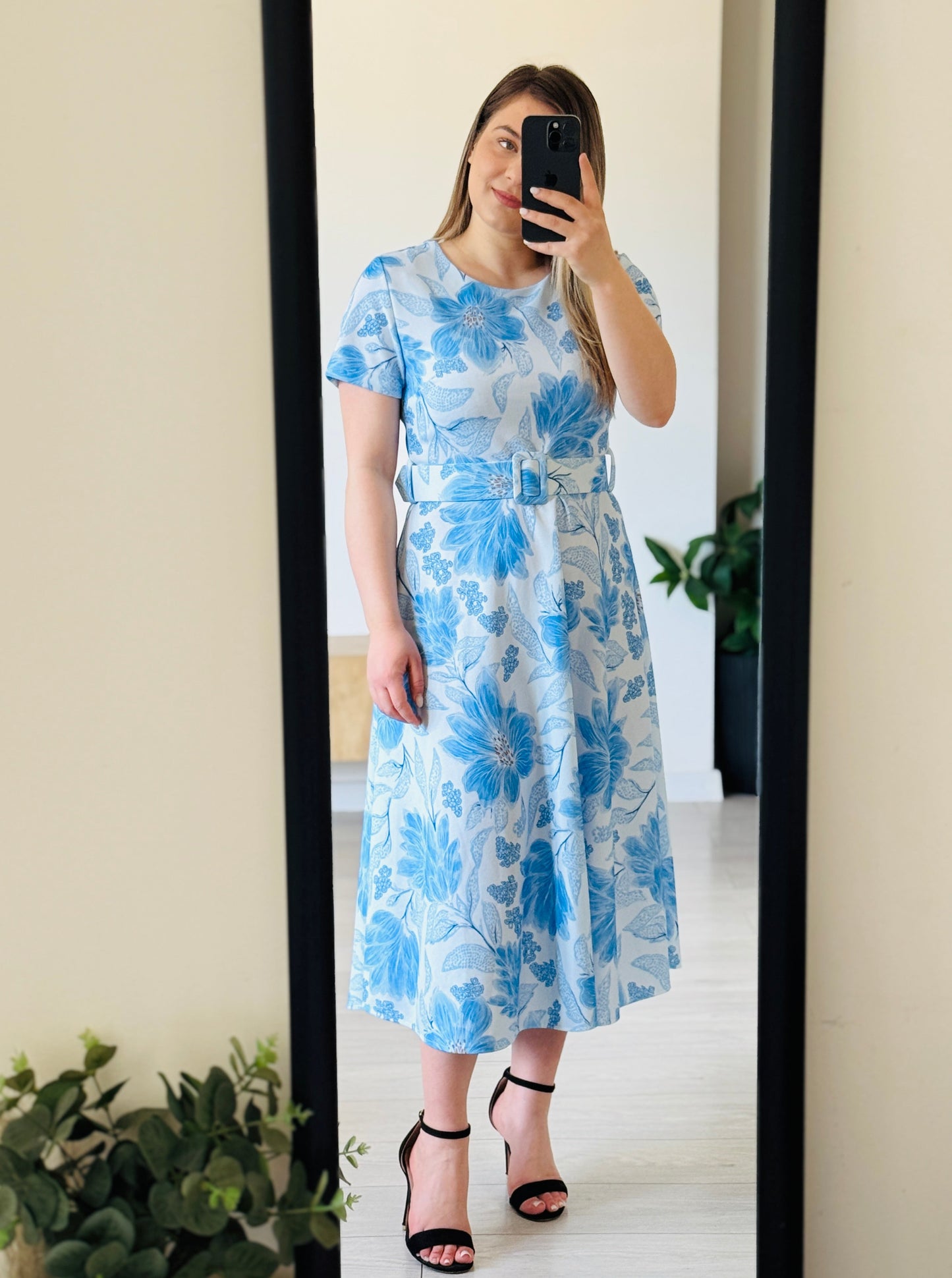 Rochie midi elegantă cu imprimeu floral și cordon