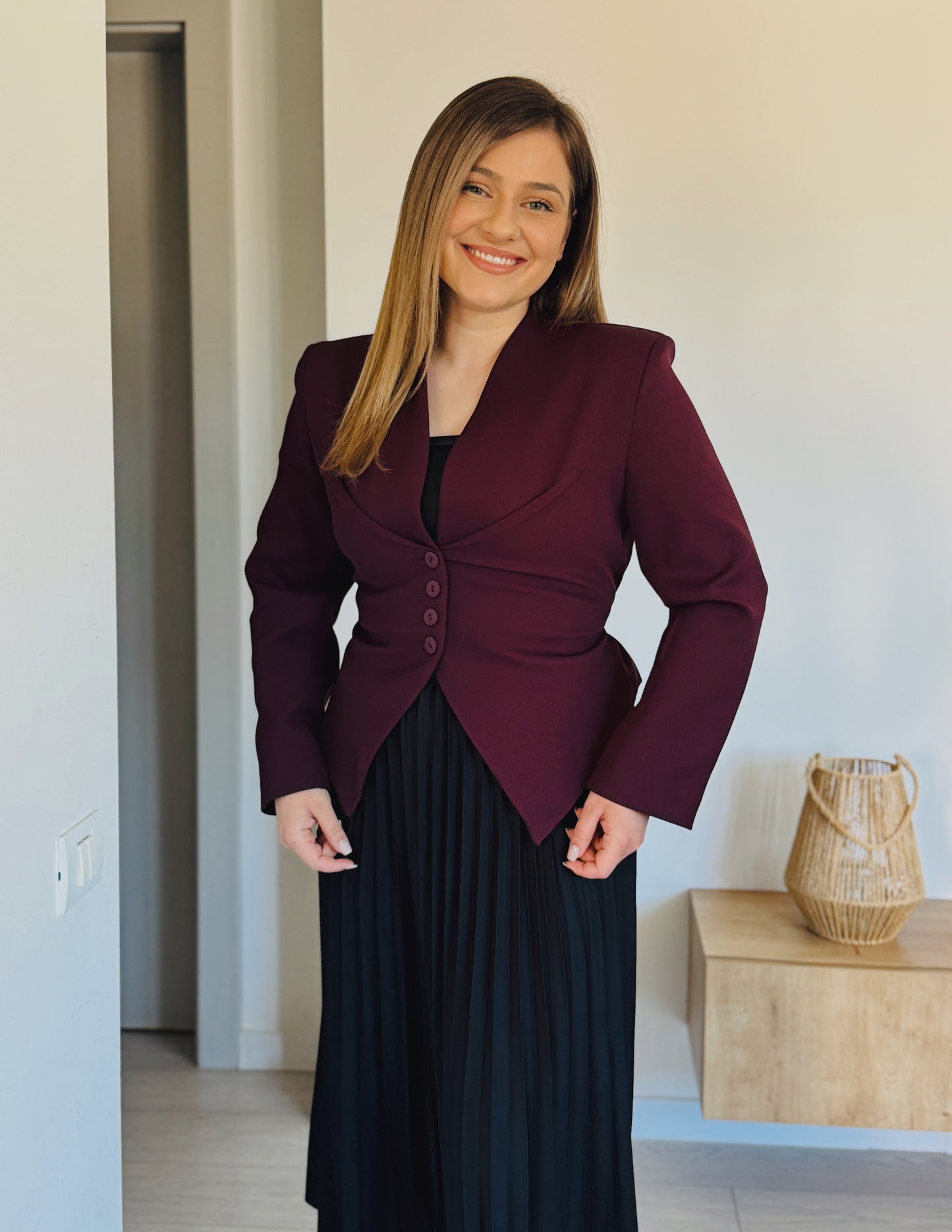 Sacou elegant cambrat cu nasturi decorativi