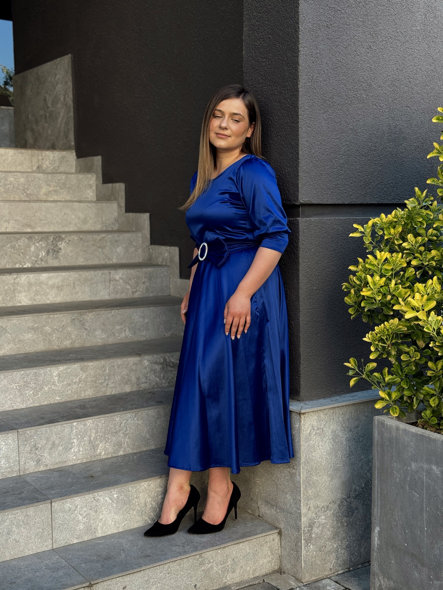 Rochie midi din tafta cu fundă decorativă în talie