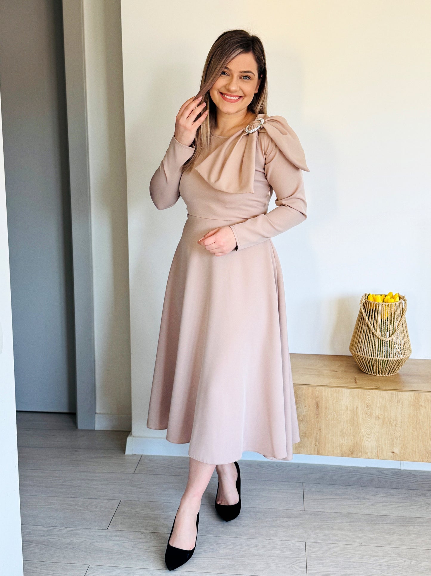 Rochie elegantă din stofă barbi cu fundă decorativă