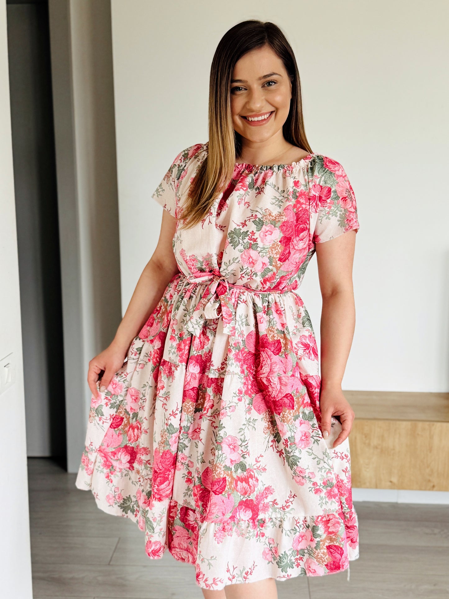 Rochie midi cu imprimeu floral și cordon în talie