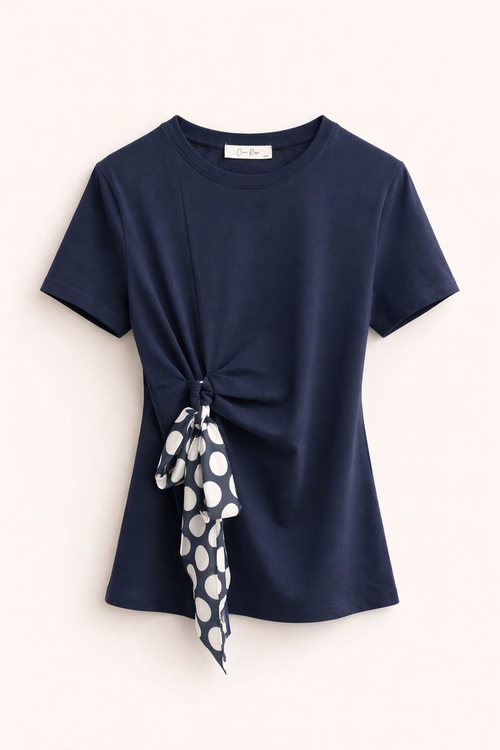Tricou cu detaliu eșarfă