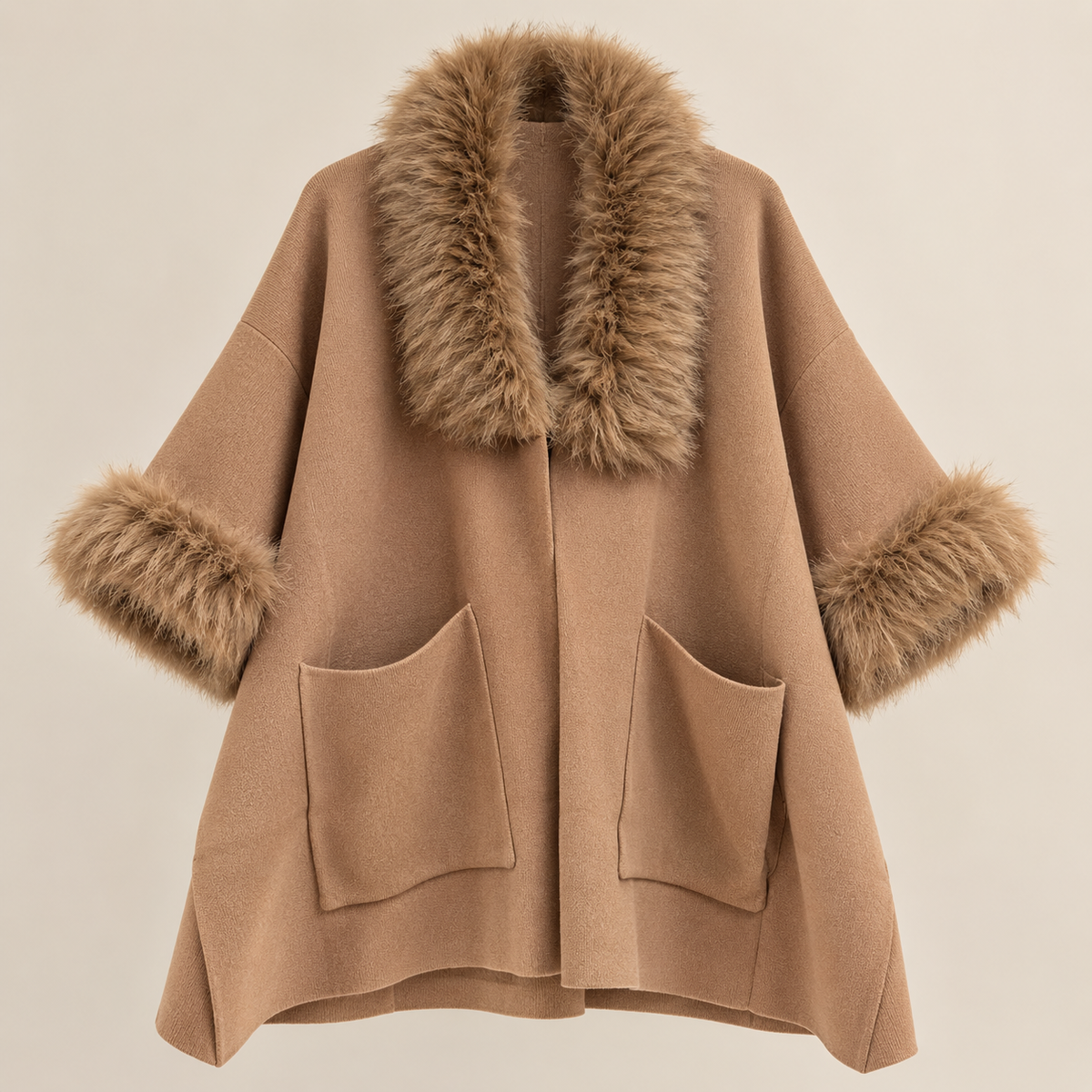 Poncho elegant cu blăniță detașabilă