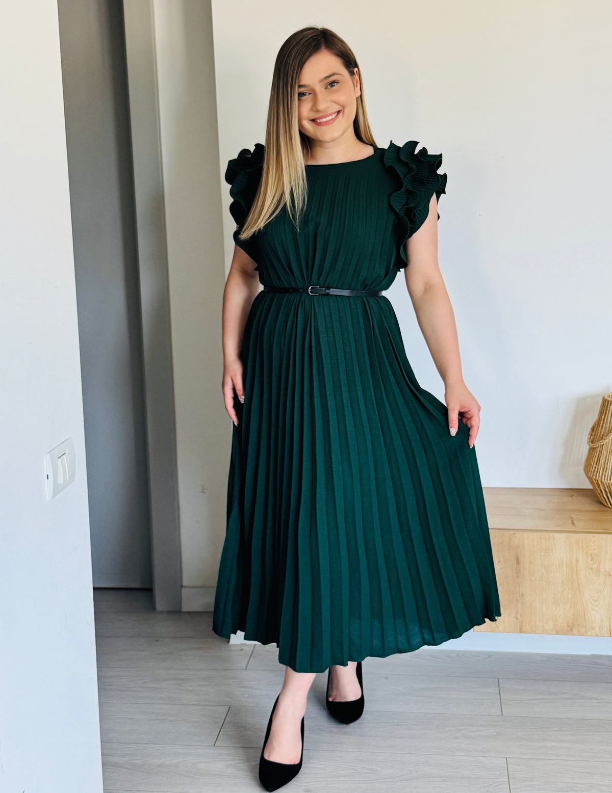 Rochie plisată din vâscoză cu volane