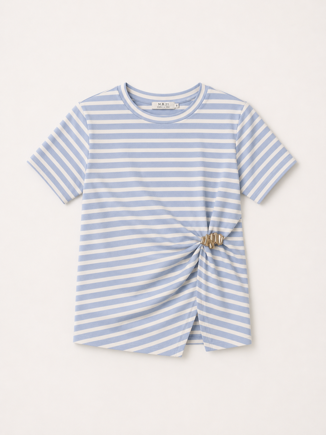 Tricou casual în dungi cu detaliu decorativ în talie