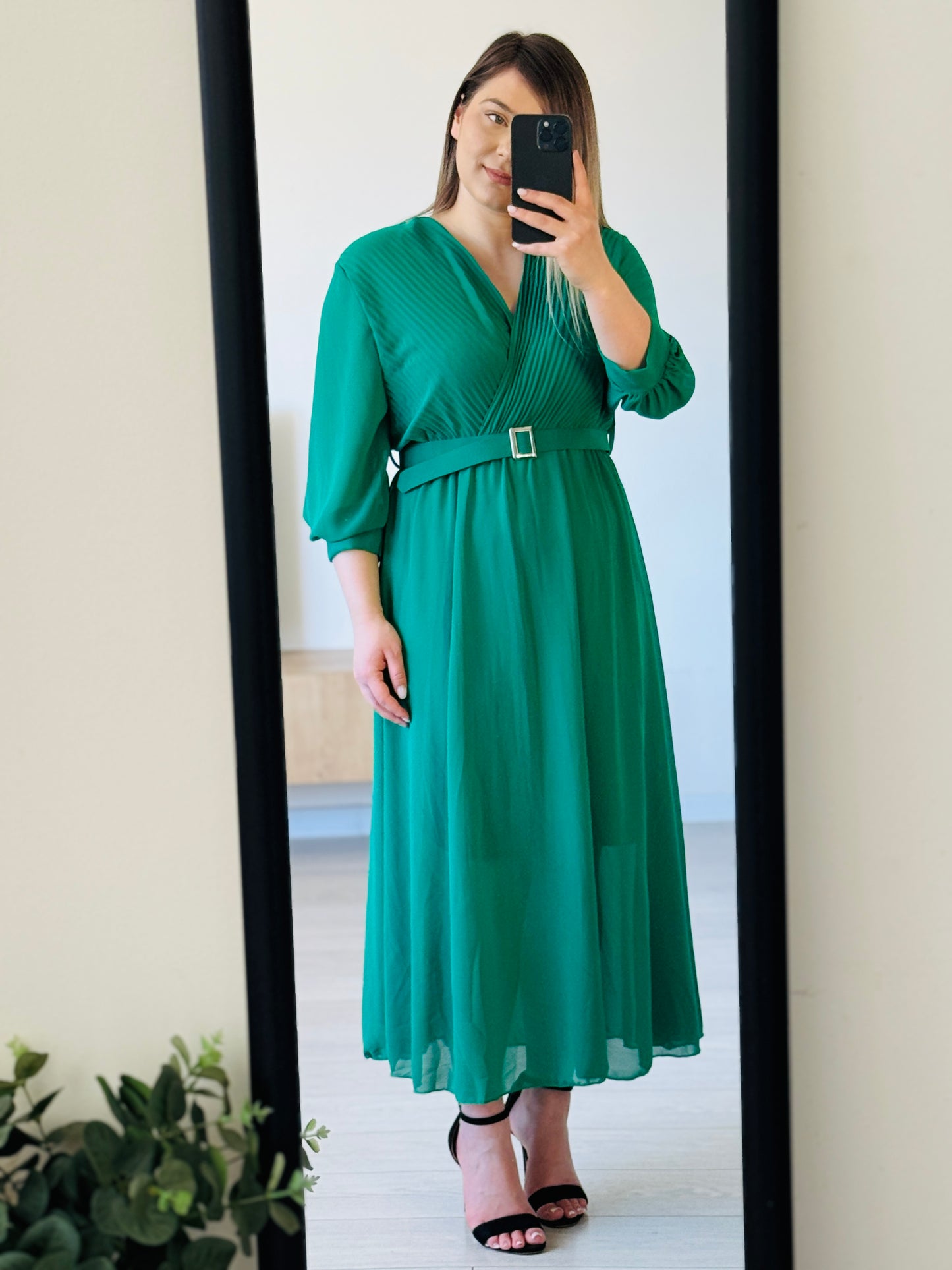Rochie midi elegantă cu pliuri și curea în talie
