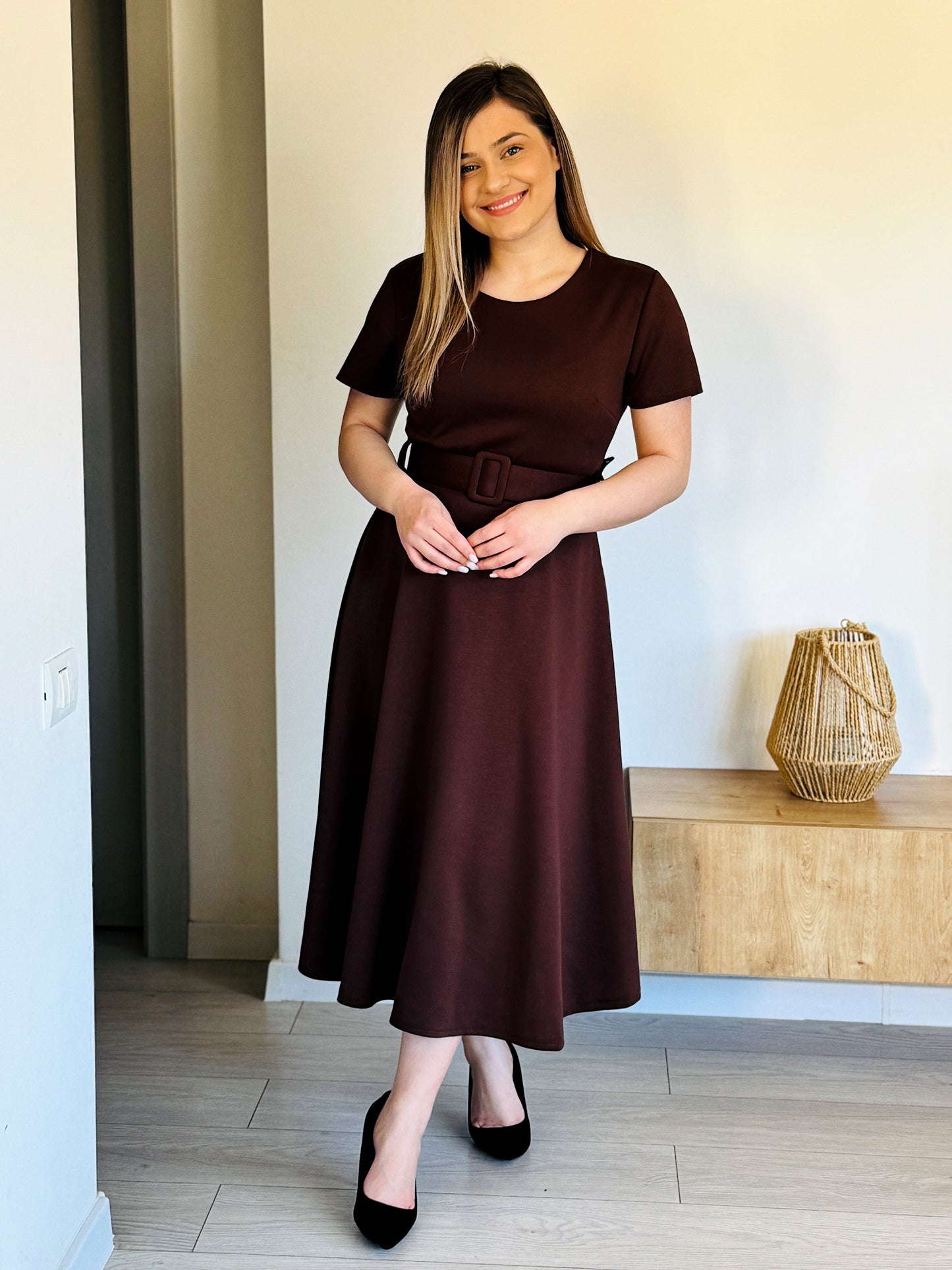 Rochie Midi cu Curea în Talie