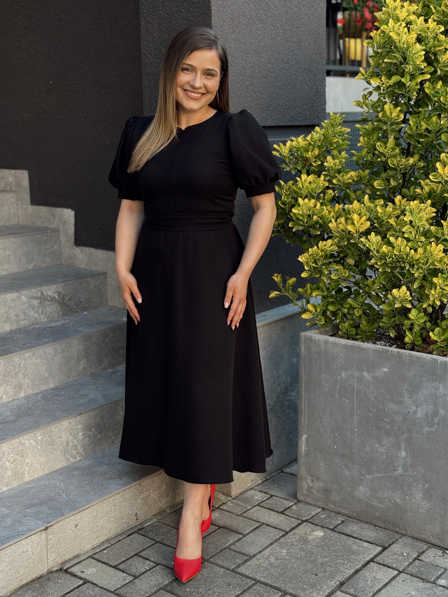 Rochie midi elegantă din stofă Barbi neagră