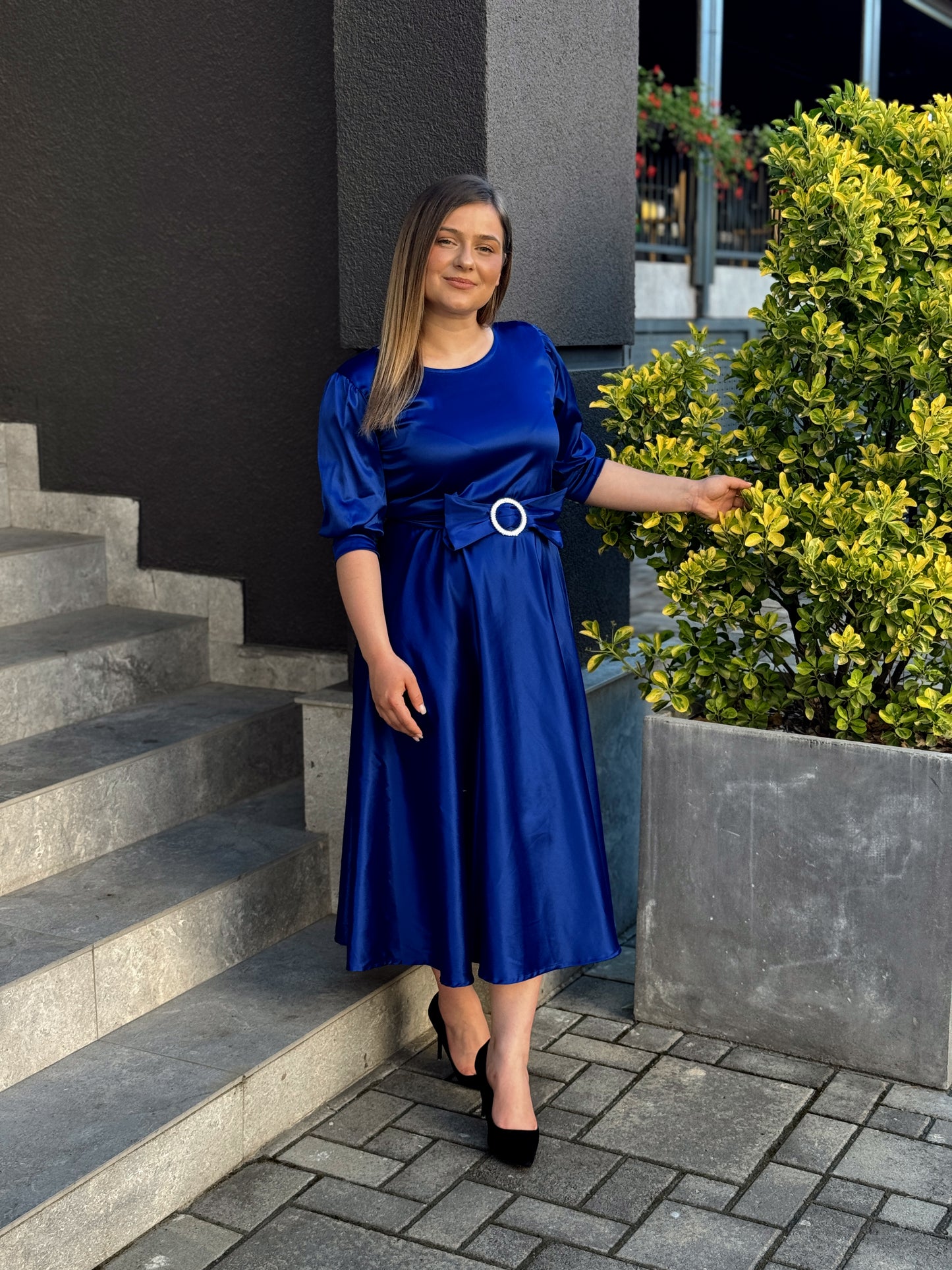 Rochie midi din tafta cu fundă decorativă în talie