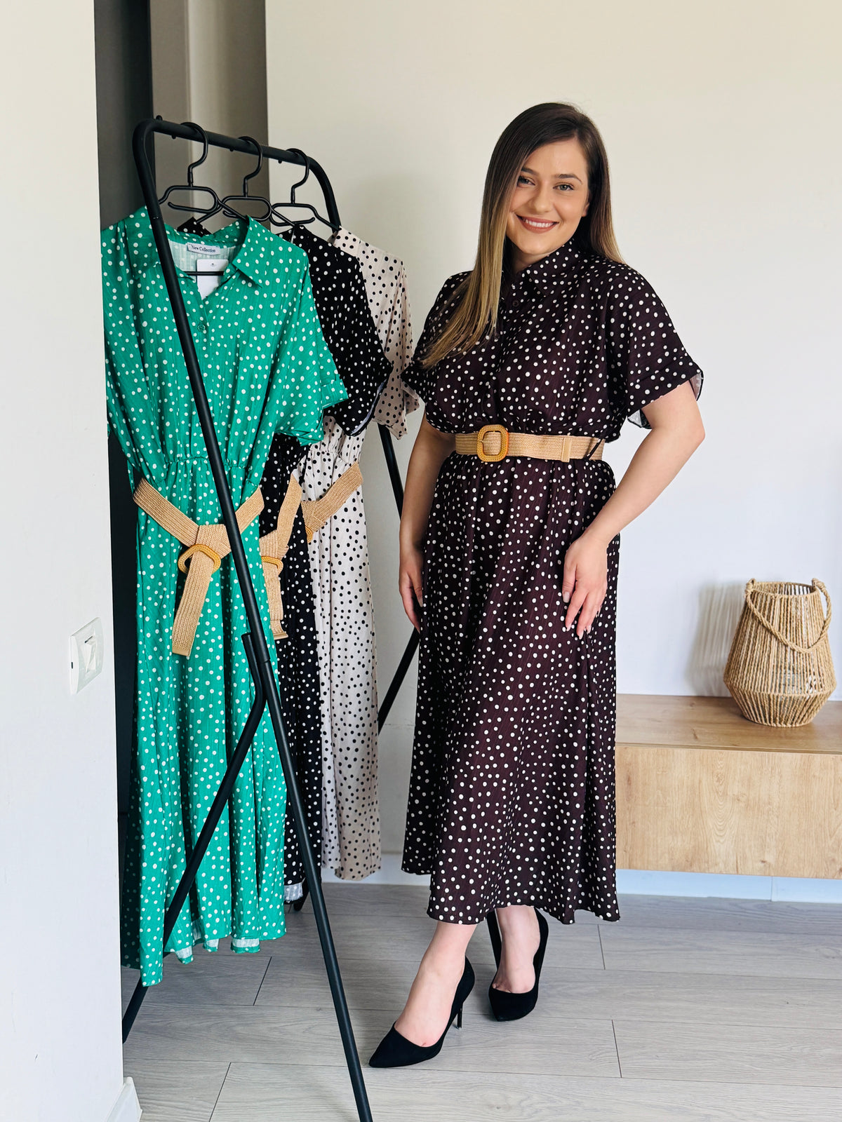 Rochie midi cu buline și cordon
