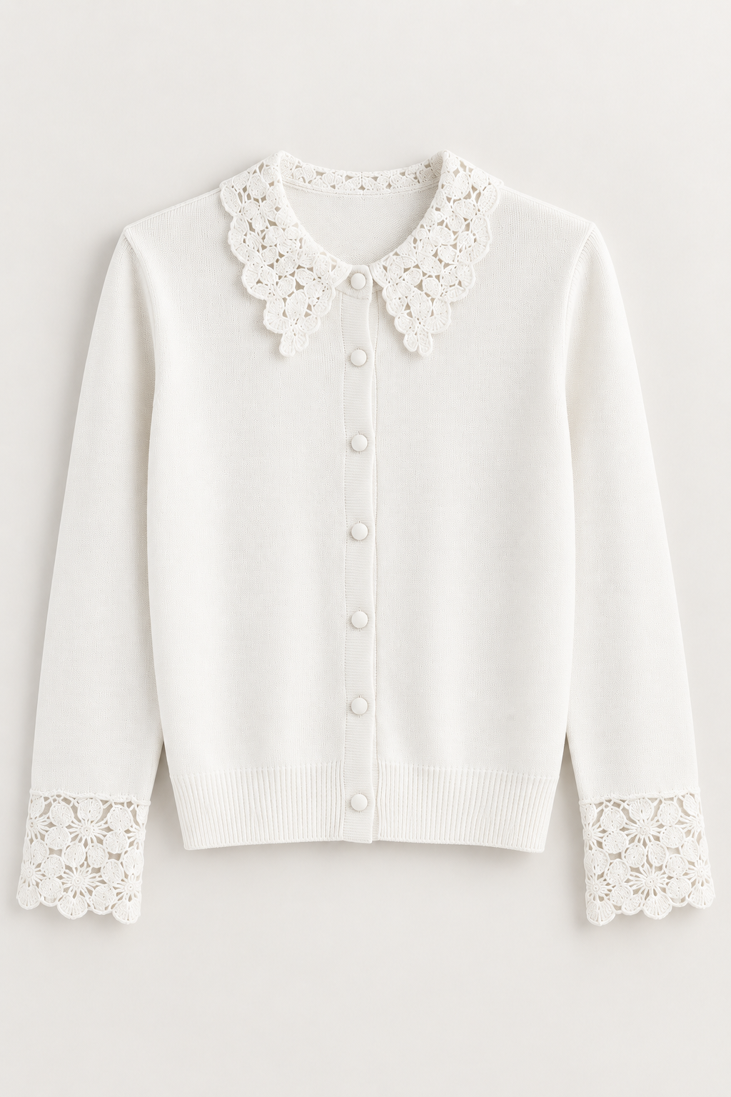 Cardigan tricot cu dantelă și nasturi perlați