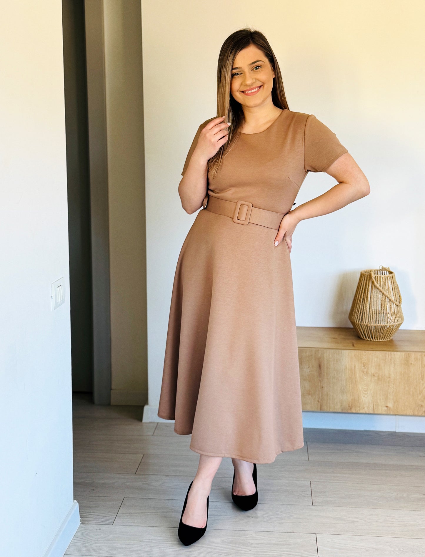 Rochie Midi cu Curea în Talie