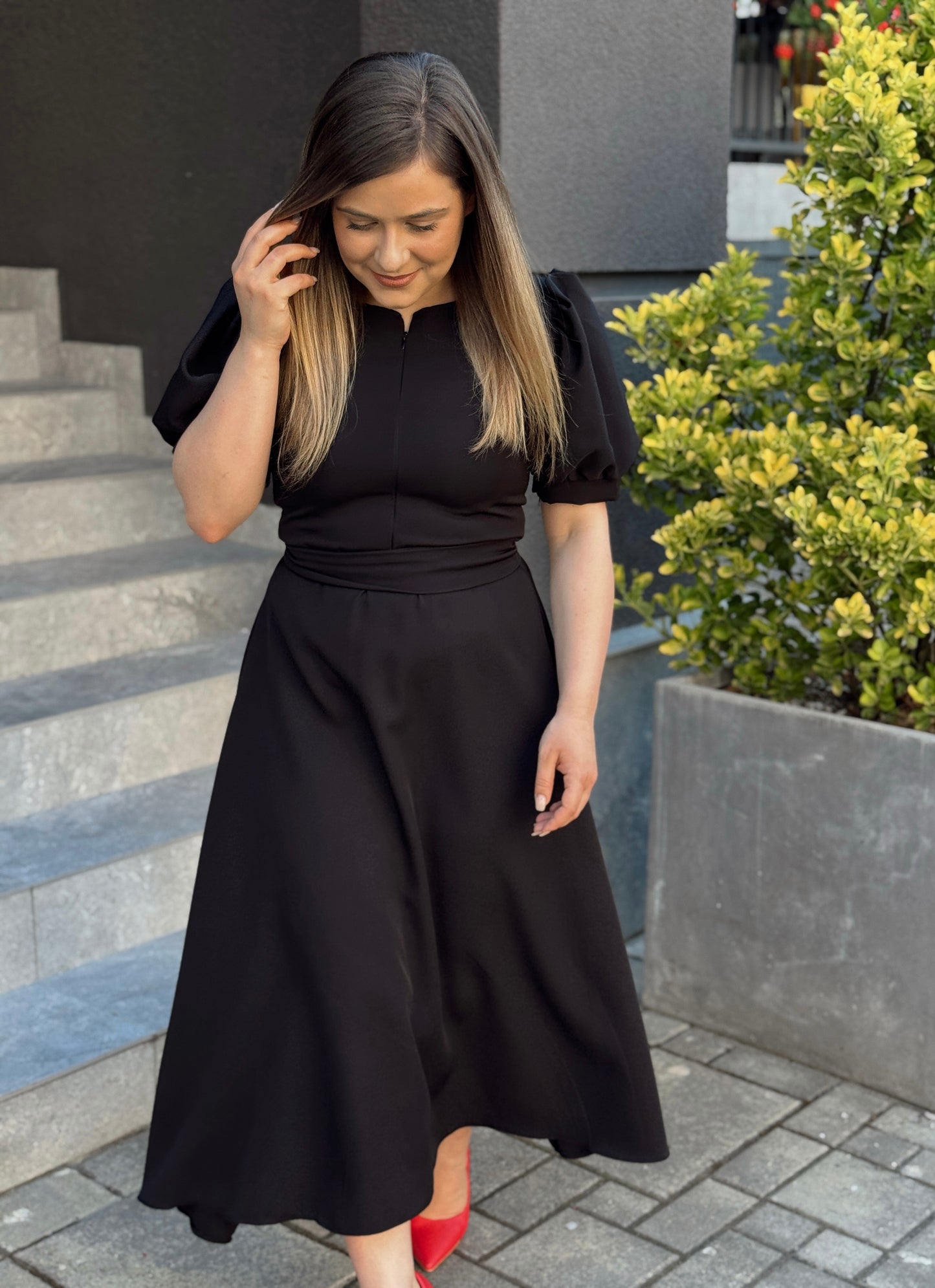 Rochie midi elegantă din stofă Barbi neagră