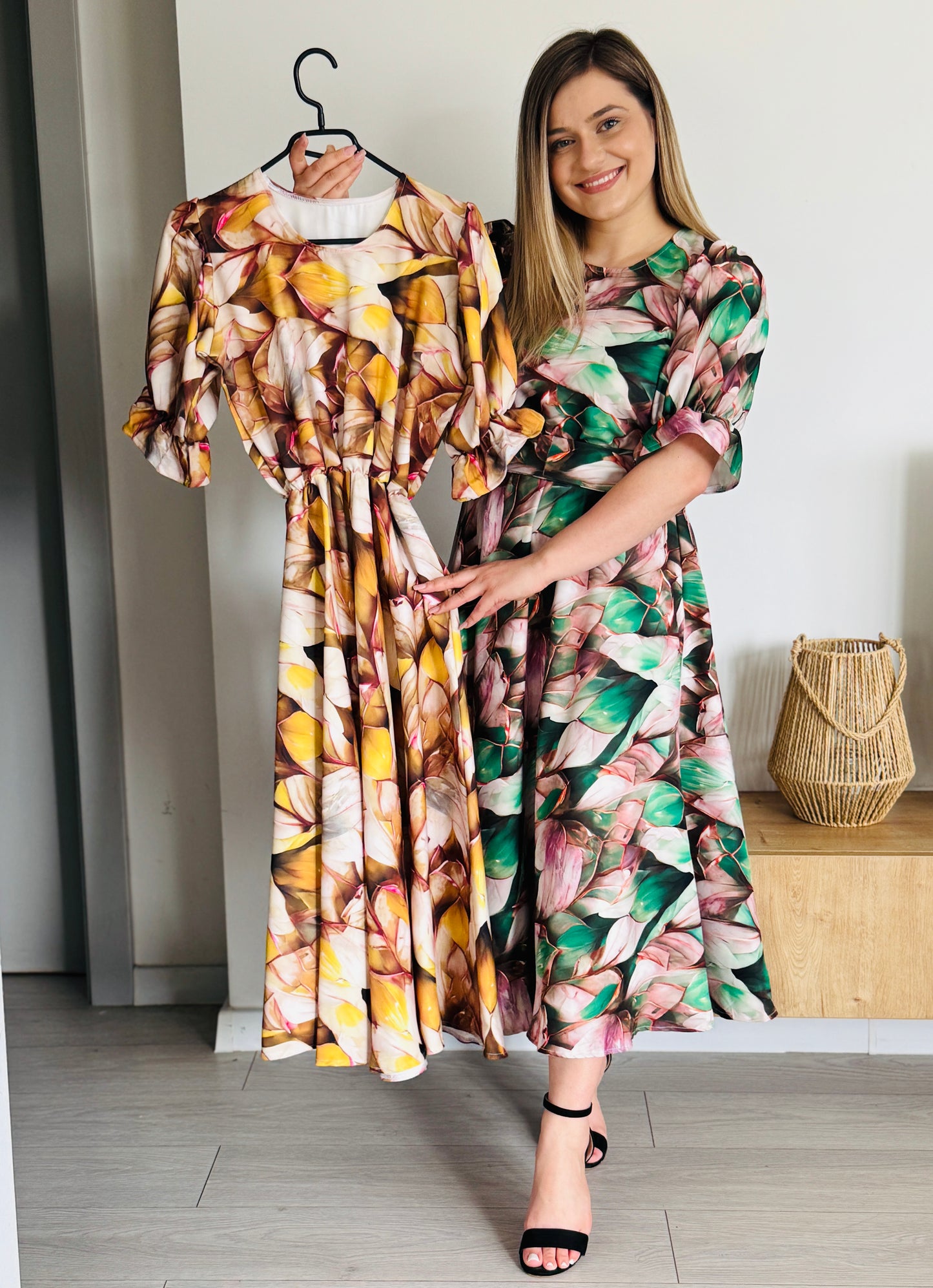 Articolul zilei🎀                                 Rochie midi din stofă Barbi
