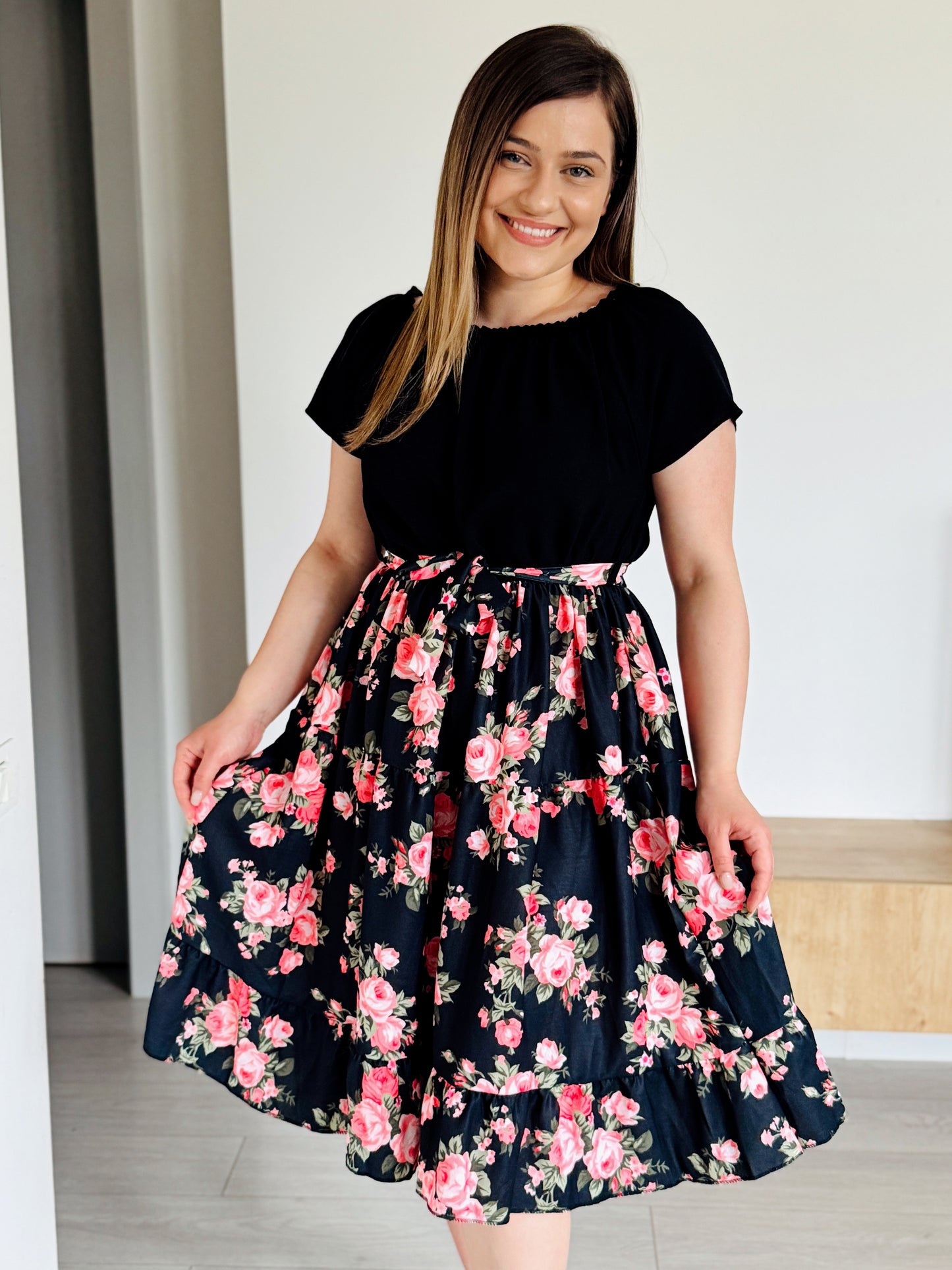 Rochie midi cu imprimeu floral și talie elastică