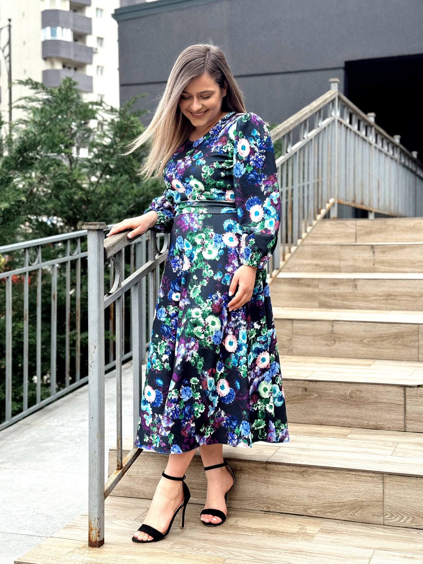 Rochie Elegantă Florală din Stofă Barbie