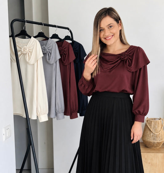 Bluză Elegantă cu Trandafir Detașabil