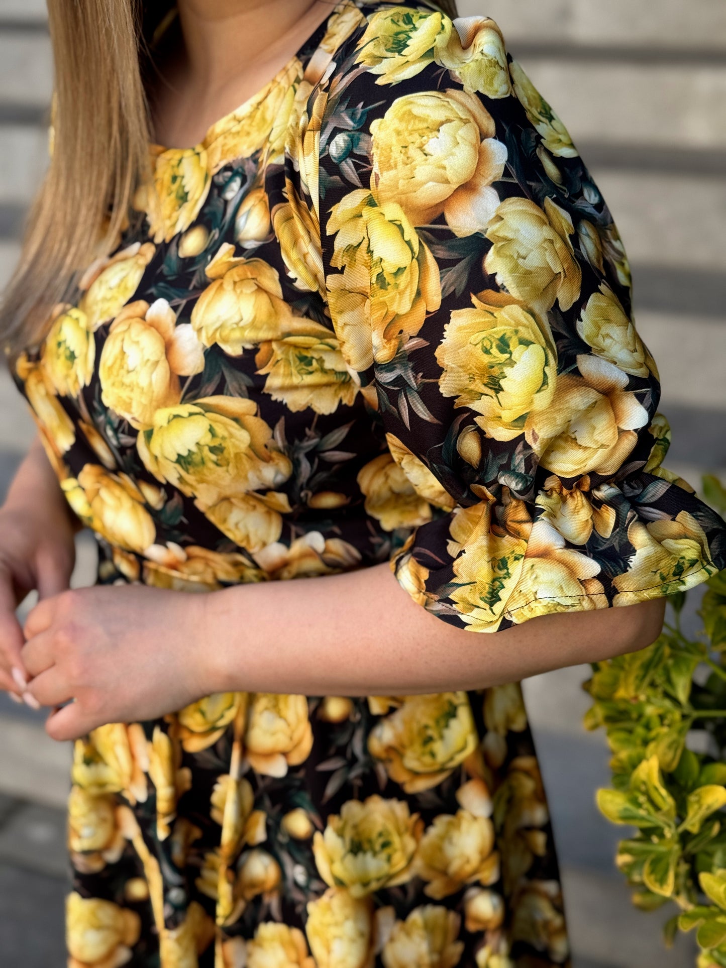 Rochie midi florală din vâscoză cu talie elastică