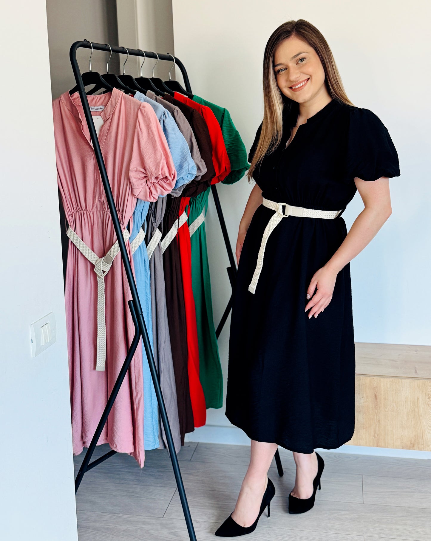 PRODUSUL ZILEI🎀                       Rochie midi lejeră cu cordon în talie