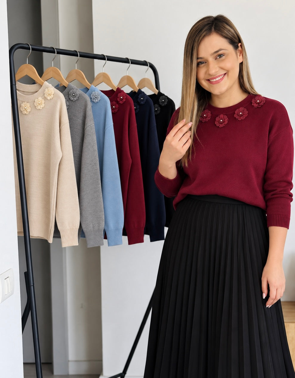 Pulover din tricot cu aplicații florale