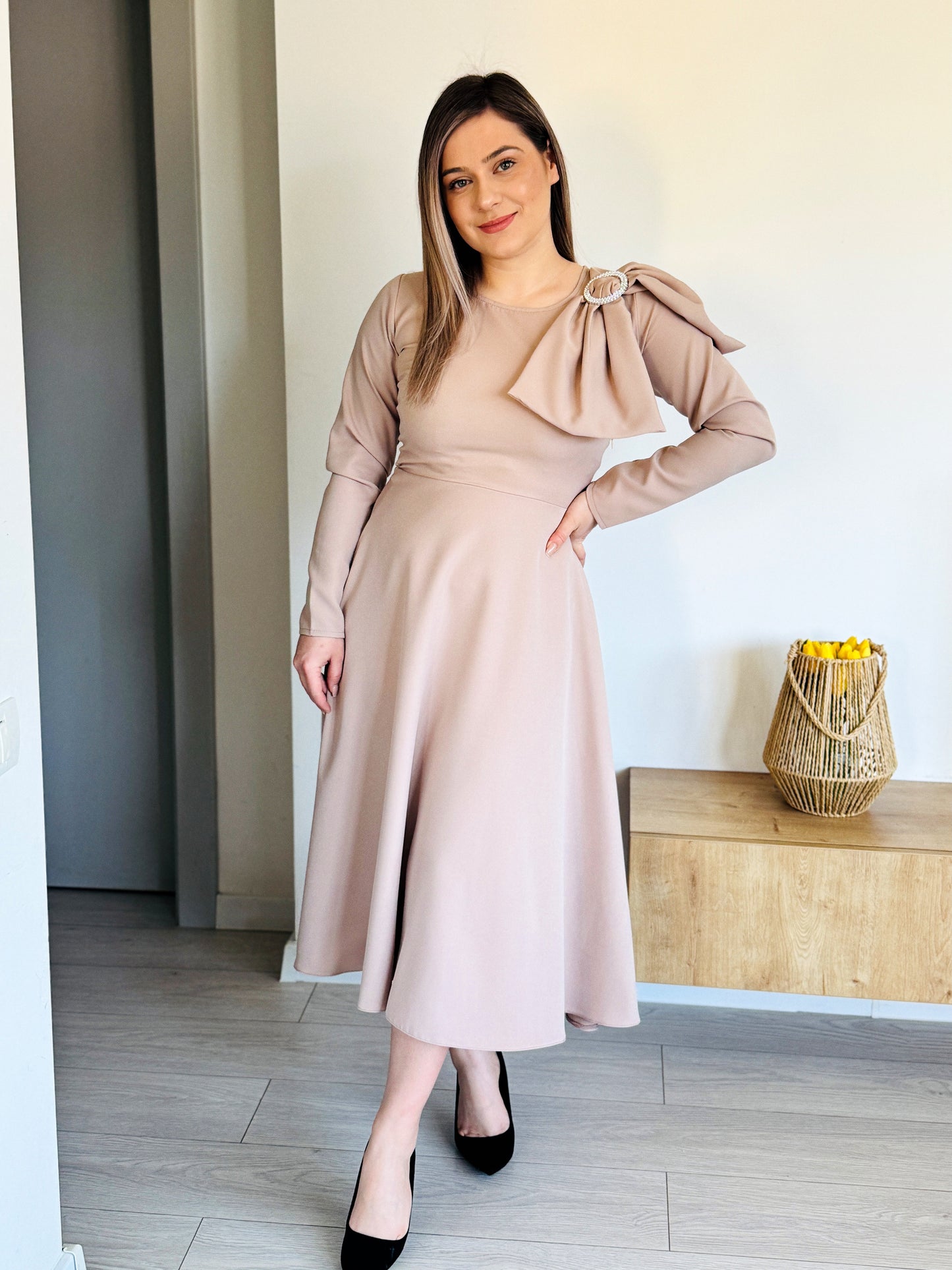 Rochie elegantă din stofă barbi cu fundă decorativă