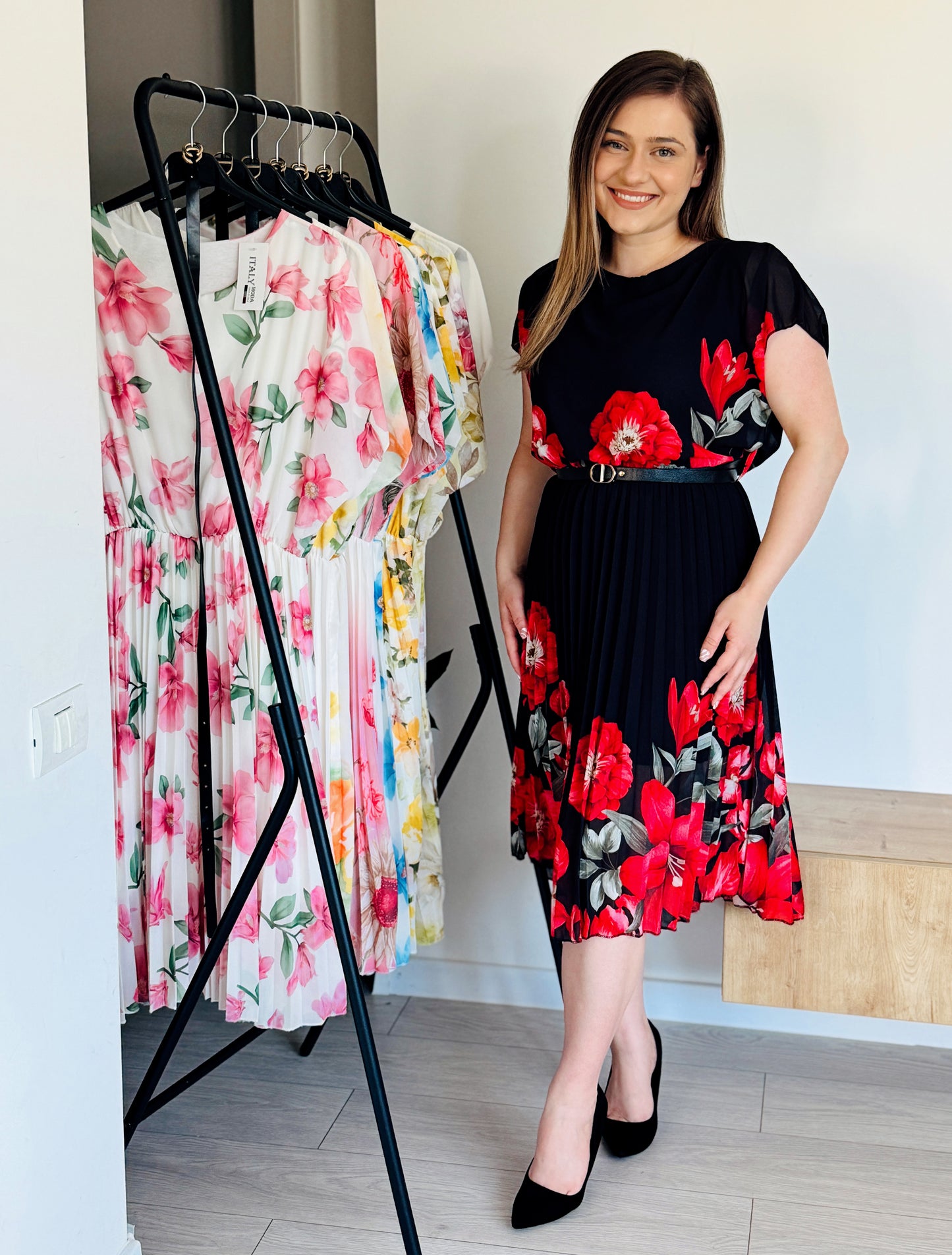 Produsul zilei🎀                             Rochie midi plisată cu imprimeu floral