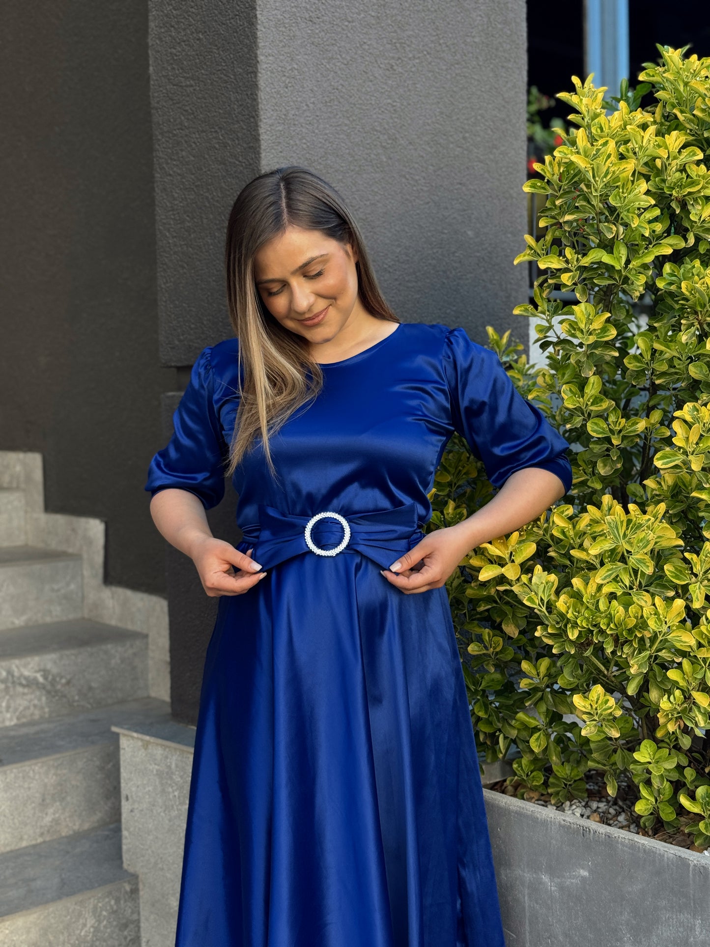 Rochie midi din tafta cu fundă decorativă în talie