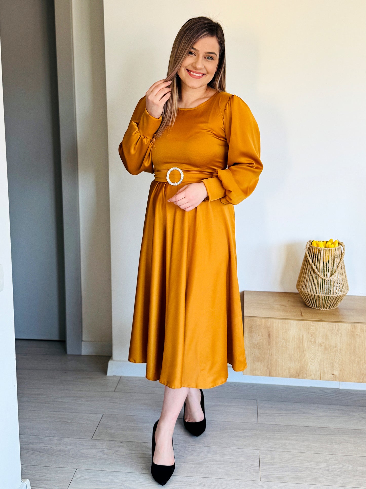 Rochie elegantă din tafta cu cordon decorativ