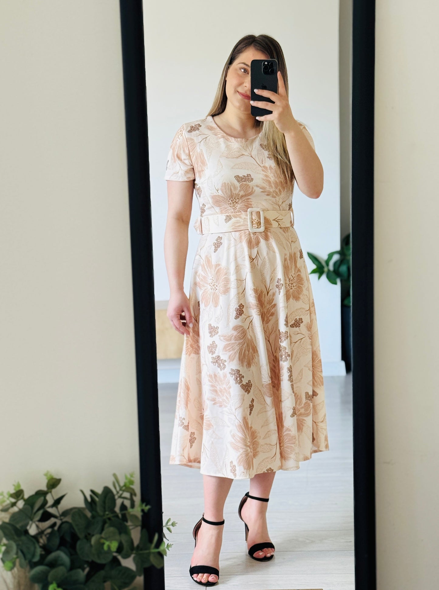 Rochie midi elegantă cu imprimeu floral și cordon