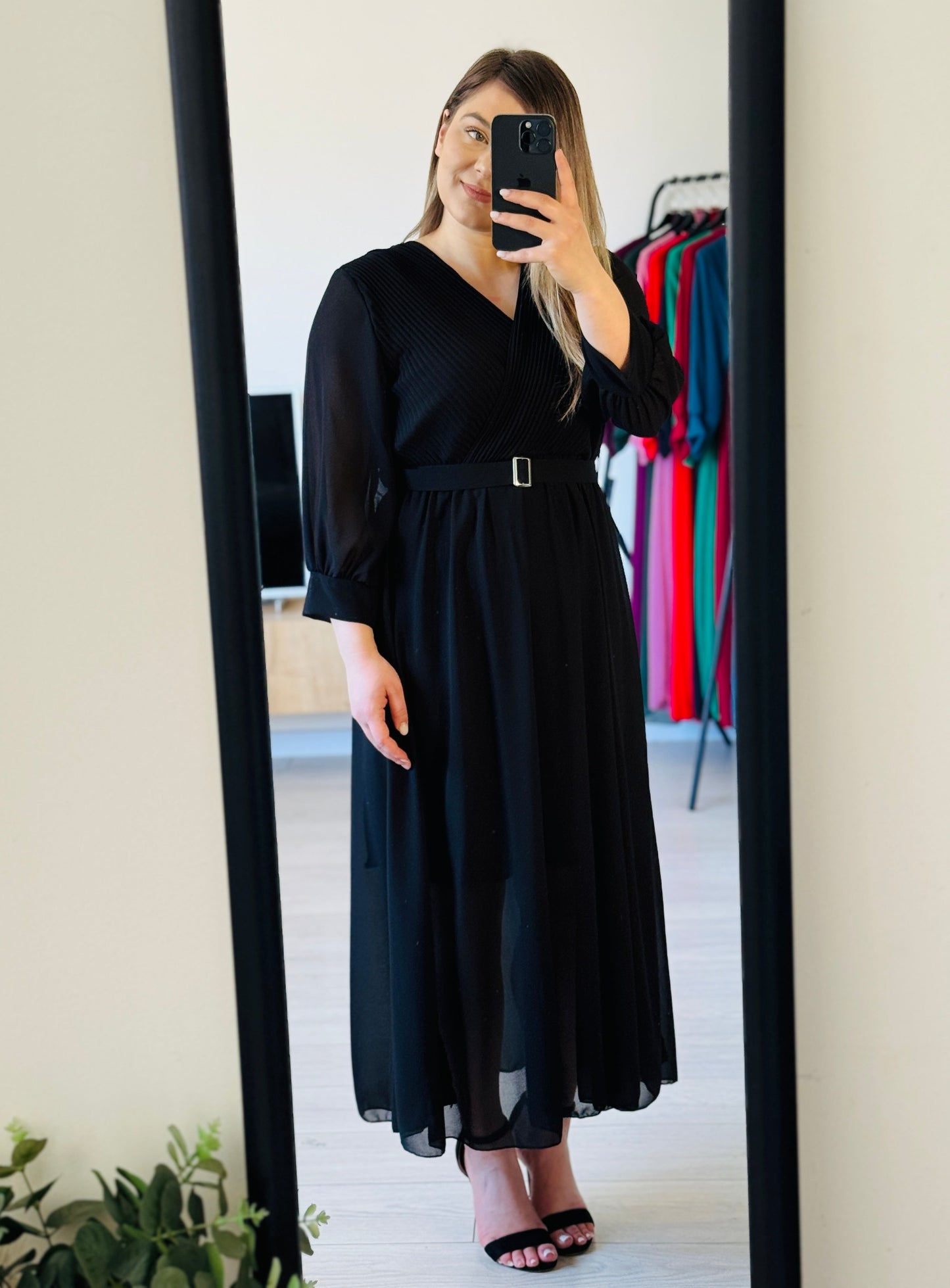 Rochie midi elegantă cu pliuri și curea în talie