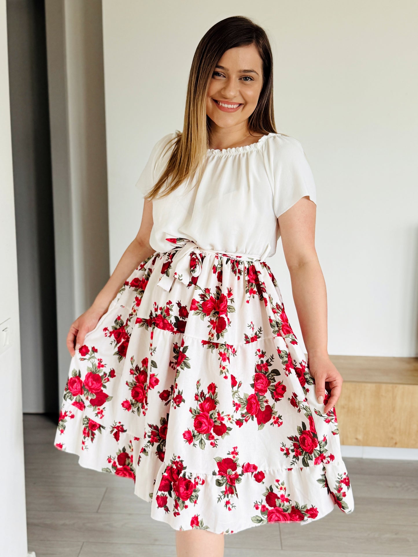 Rochie midi cu imprimeu floral și talie elastică