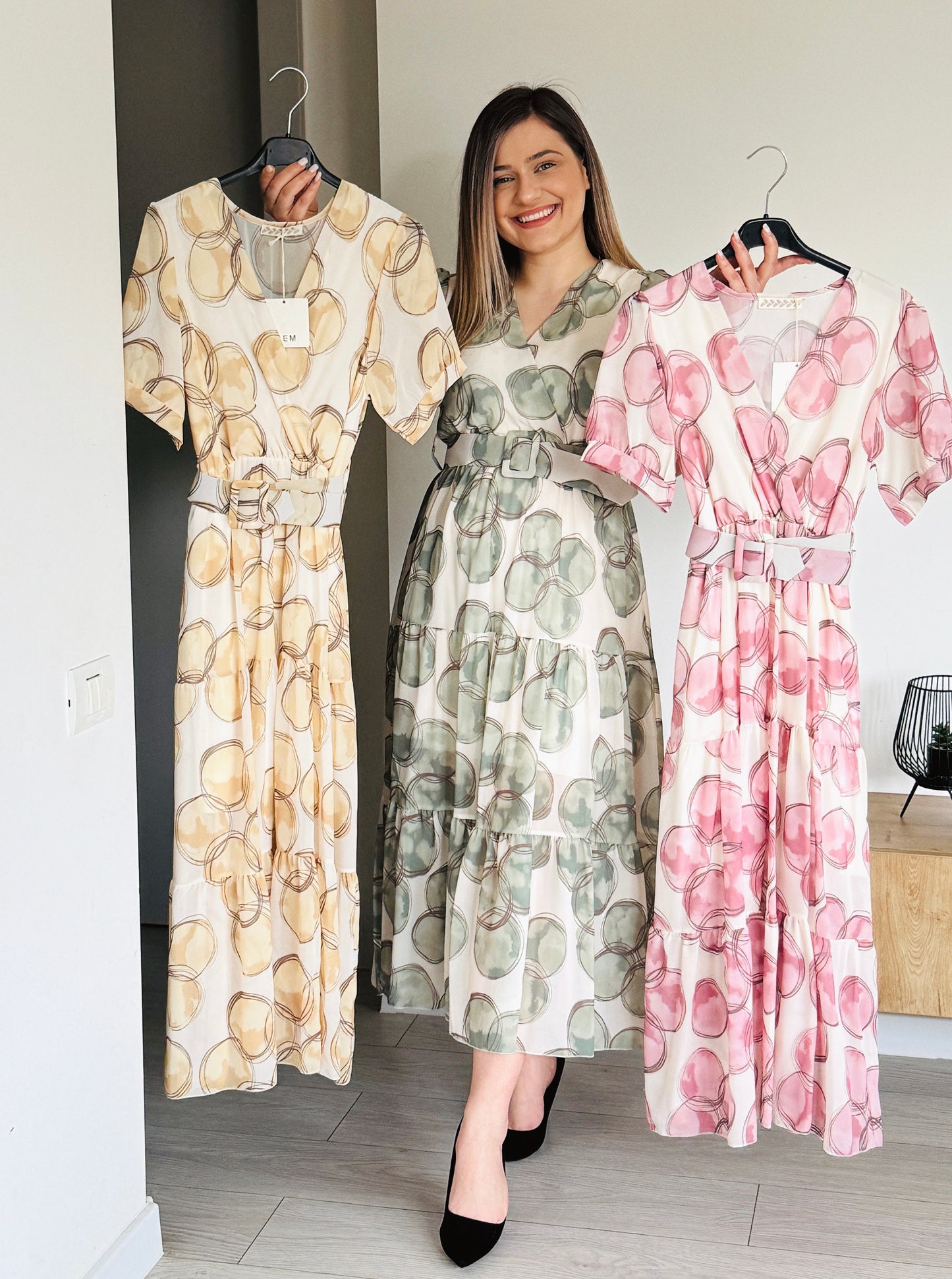 Rochie Midi cu Imprimeu Modern și Curea