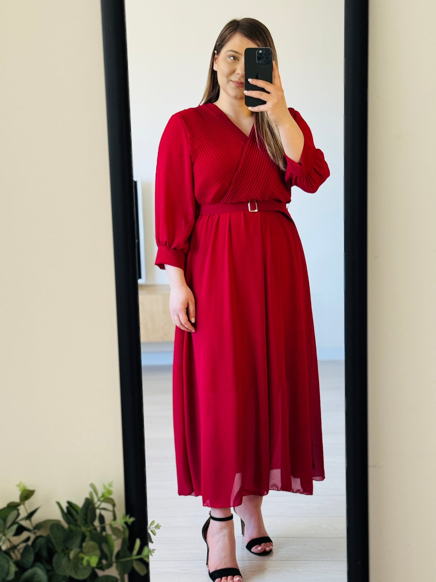 Rochie midi elegantă cu pliuri și curea în talie