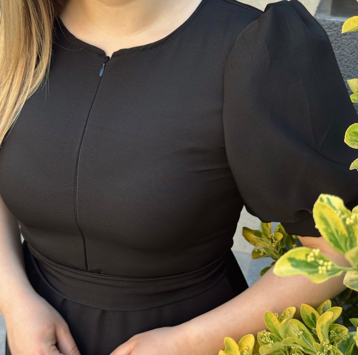 Rochie midi elegantă din stofă Barbi neagră
