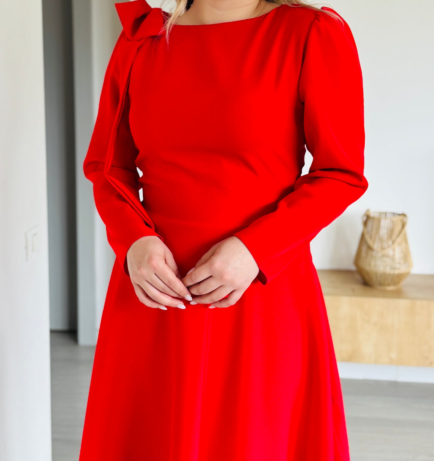 Rochie Midi Roșie din Stofă Barbi cu Detaliu Fundiță pe Umăr