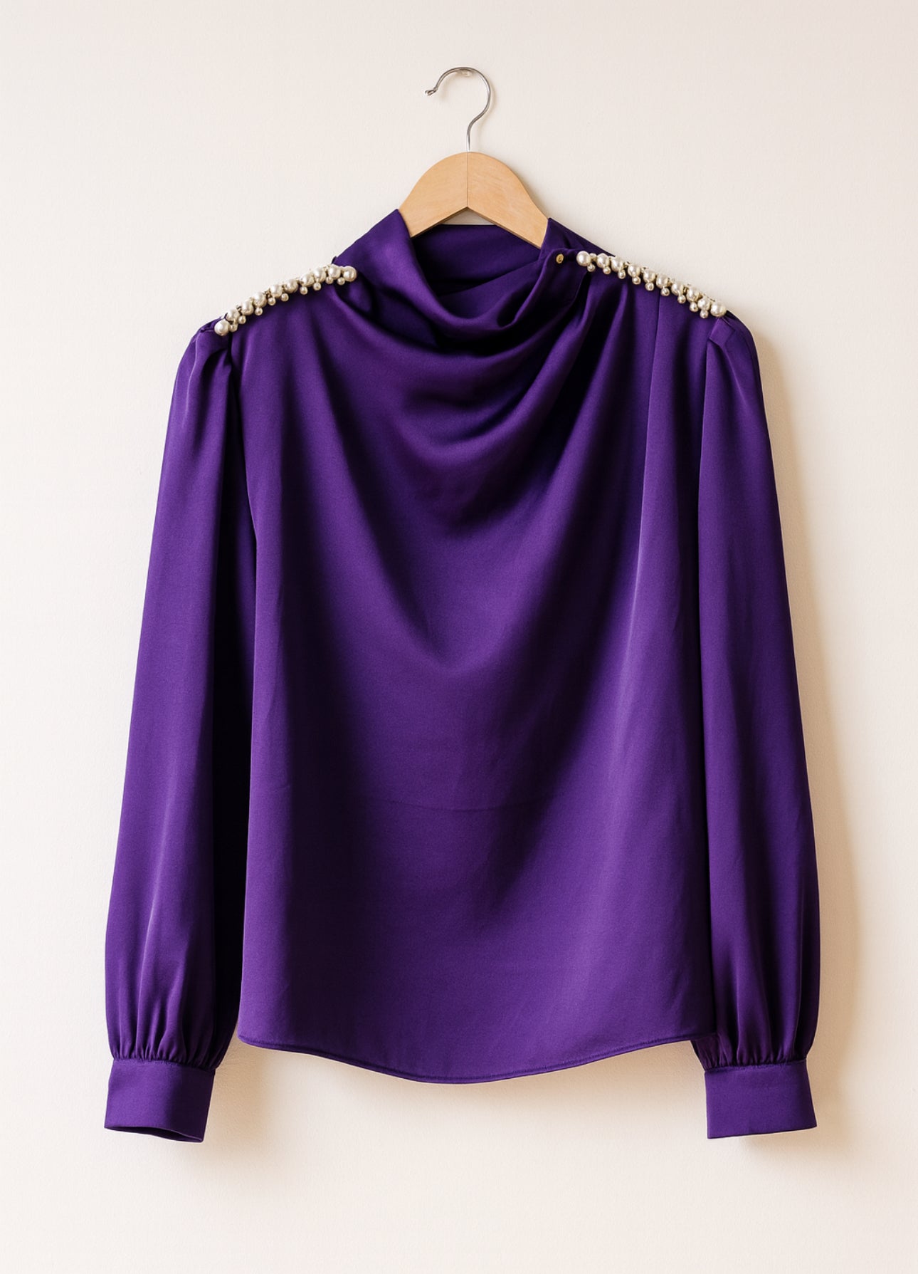 Bluză Satinată Mov cu Perle pe Umeri